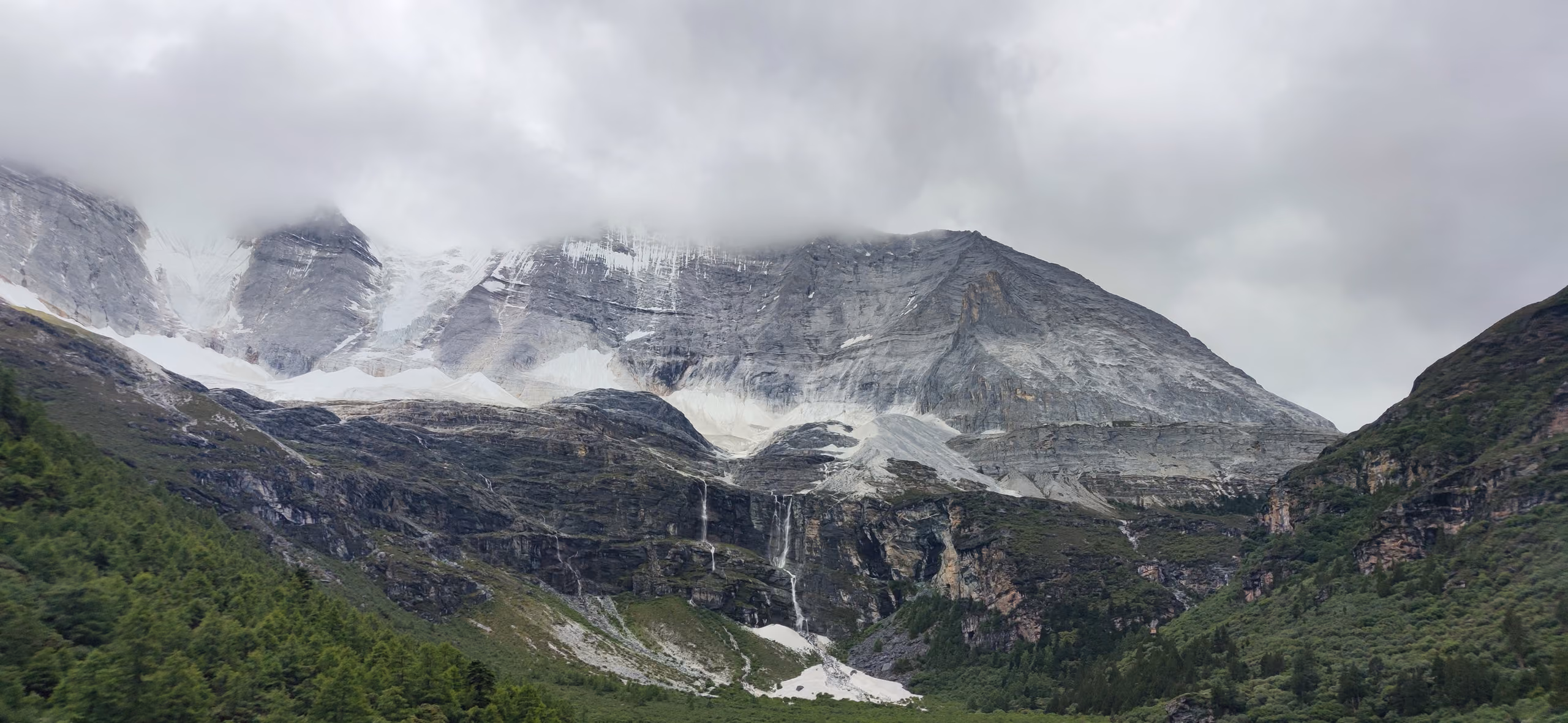 bye-2022-travel-yading-luorong.jpg